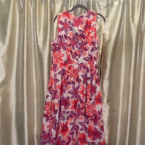 Dress - Picture 6 of 6